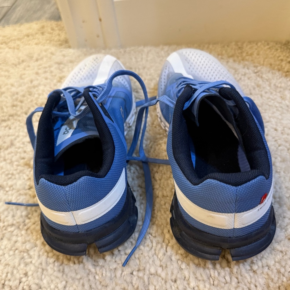 Women’s on cloud flow blue/white ombré size 6.5 - Picture 2 of 5